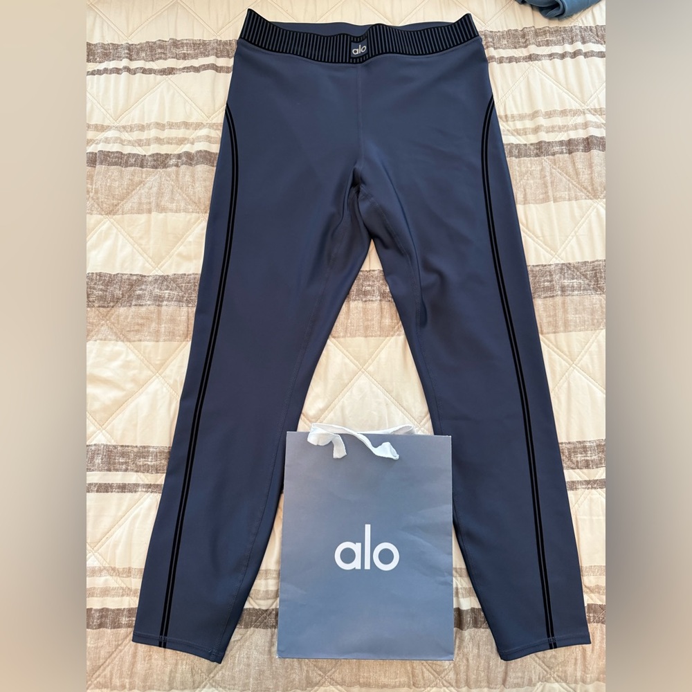 ALO Yoga  Dark Blue Leggings